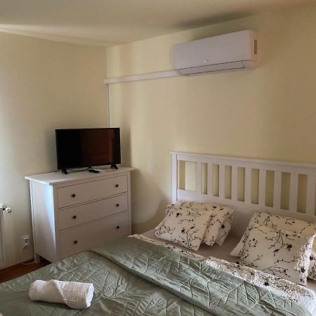 Arpad Apartman ハイデゥソボスロー エクステリア 写真