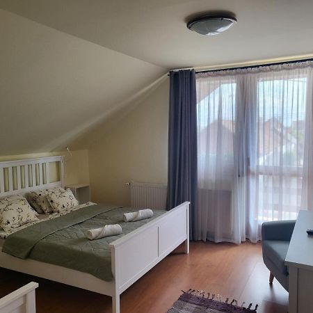 Arpad Apartman ハイデゥソボスロー エクステリア 写真
